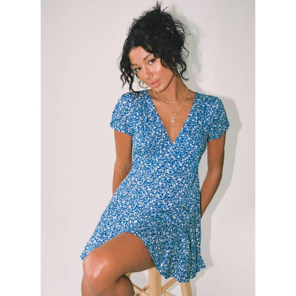 princess polly the sting mini dress short sleeve v-neck blue with white floral